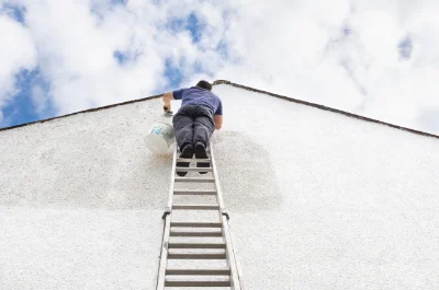 Peinture extérieure à l'Éguille — façades et ravalement